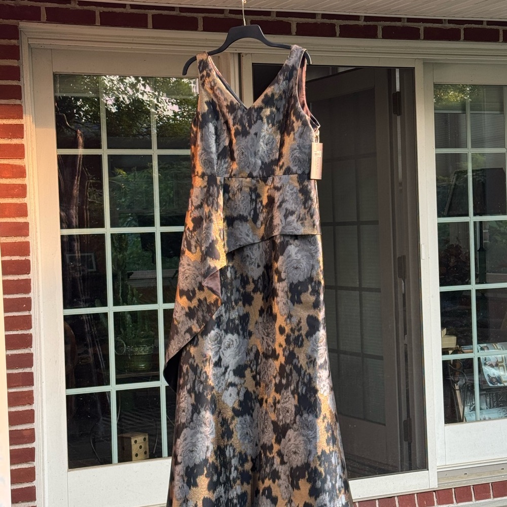 NWT ELEGANT EVENING GOWN
TAHARI ASL  SIZE 12 Black Bronze and Silver - Picture 3 of 8